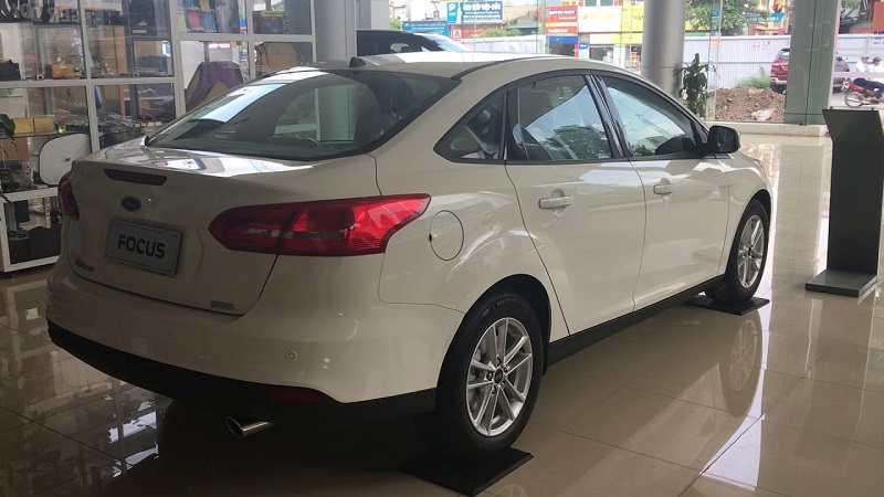 ford focus trend 4 cữa